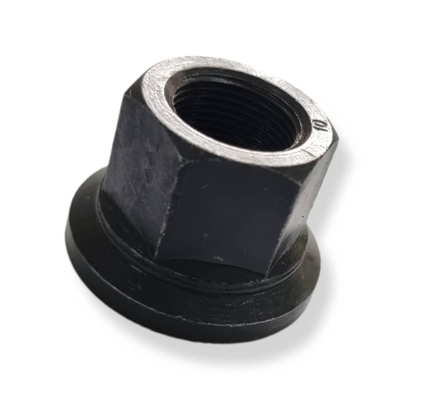 TUERCA  32mm ESPARRAGO RUEDA IVECO STRALIS / TRAKKER / TECTOR