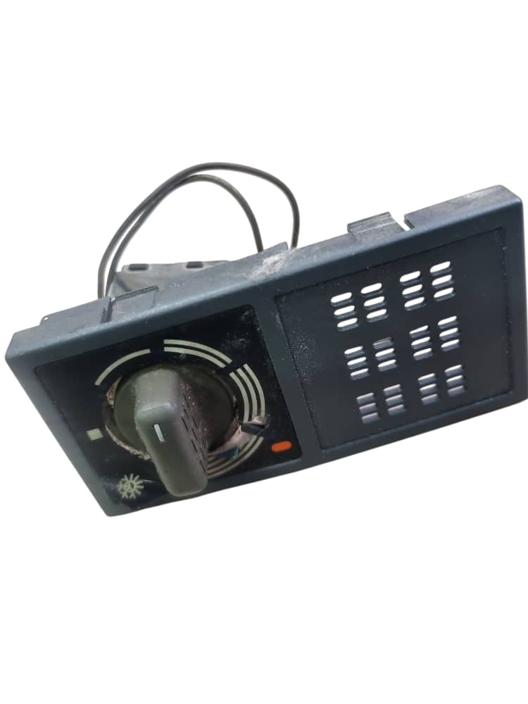 TERMOSTATO DE AIRE ACONDICIONADO CON BASE IVECO STRALIS / TRAKKER/ EUROTRAKKER / TECH "USADO"